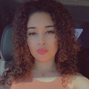 Meet your Posher, Mari